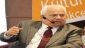 Zeki Alasya hem esti gürledi, hem de güldürdü