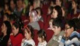 Çoçuklar renkler ülkesini keşfetti