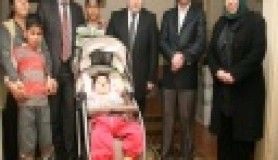 Engelli çocukların hediye sevinci 