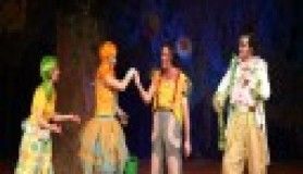 Sahneye ilkbahar geldi