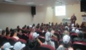 Bilgi Evleri yazarlarla gençleri buluşturuyor