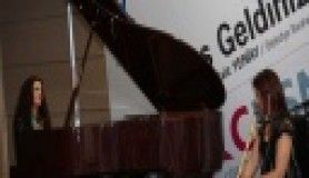 Anjelika Akbar müziğiyle büyüledi