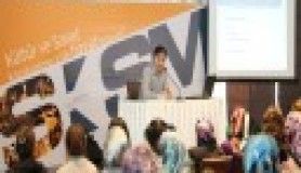 Kadınlar daha kolay ikna oluyor