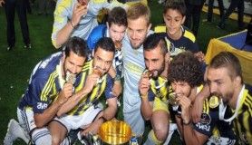 Şampiyon Fenerbahçe, kupasını aldı