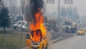 Taksisinin yanışını gözyaşları içinde izledi