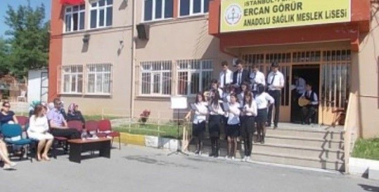 Ercan Görür Anadolu Sağlık Meslek Lisesi'ne nasıl giderim ?