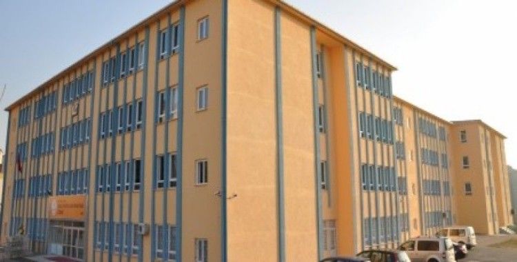 Hacı Hatice Bayraktar Anadolu Lisesi'ne nasıl giderim ?