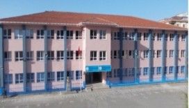 Öğretmen Selma Akay Ortaokulu'na nasıl giderim ?