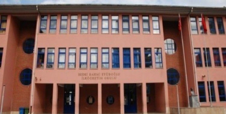 Bedri Rahmi Eyüboğlu İlkokulu'na nasıl giderim ?