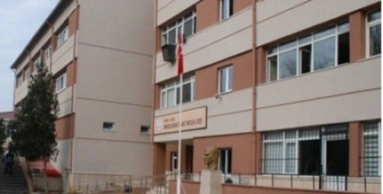 Beykoz Anadoluhisarı Mesleki ve Teknik Anadolu Lisesi'ne nasıl giderim ?