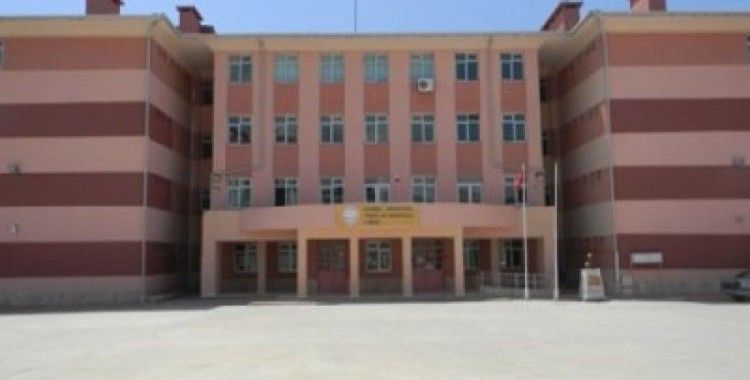 Taşoluk Anadolu Lisesi'ne nasıl giderim ?