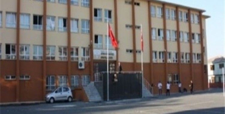 Adnan Menderes Anadolu Lisesi'ne nasıl giderim ?