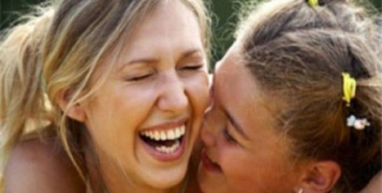 Rüyada kahkaha atmak