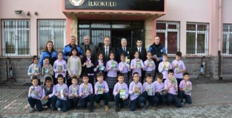 TDP'den öğrencilere kitap