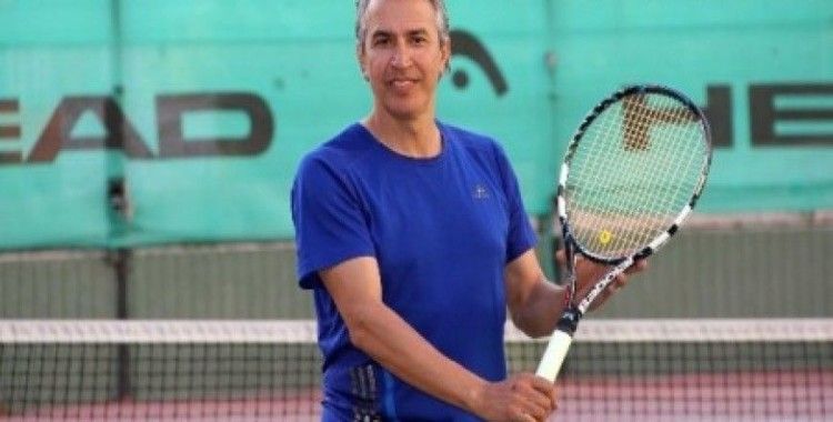 Adana Tenis İl Temsilciliği'ne Ferudun Açan getirildi