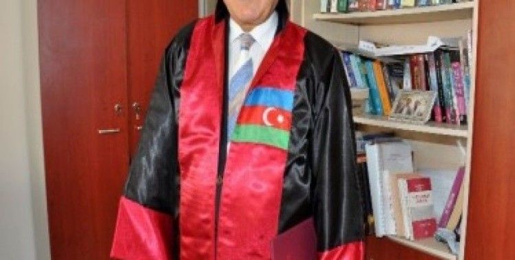 TDAİA Prof. Dr. Ali Berat Alptekin'e Fahri doktora diploması verdi