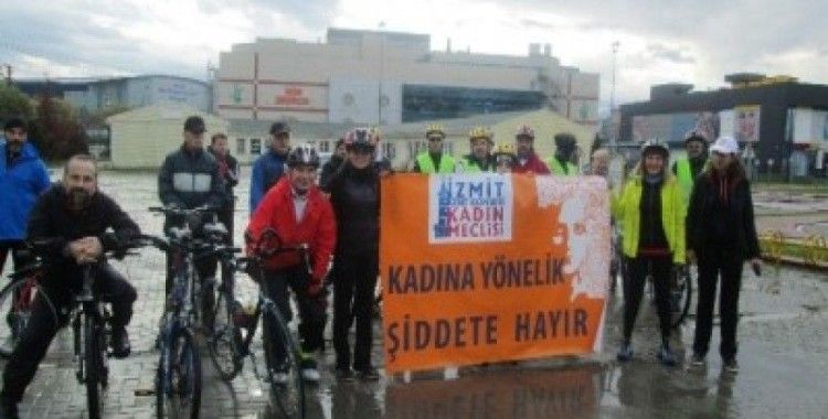 Pedallar Kadına şiddete hayır için çevrildi