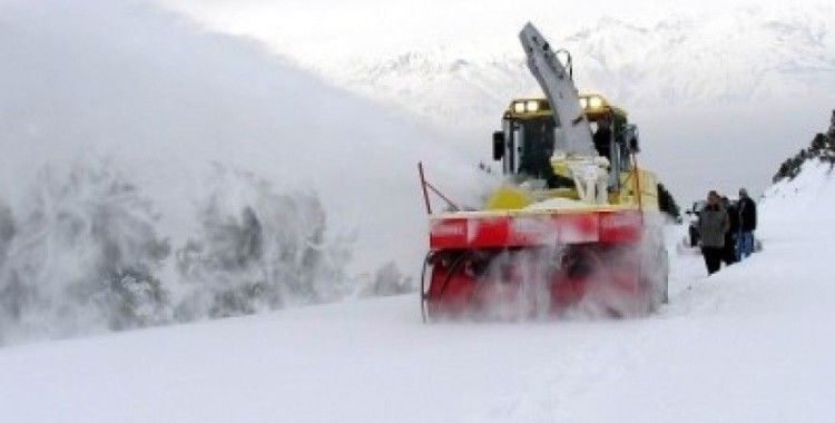 Erzincan'da 38 köy yolu ulaşıma kapandı