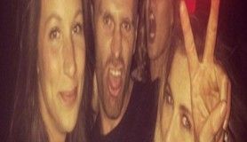 10 bin TL'ye erkeklere flört etmeyi öğretiyor