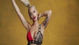 Rita Ora bikinili yakalandı