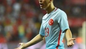 Genç yıldız Emre Mor yetimhanede büyümüş