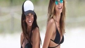 Sandra Kubicka'nın arkadaşıyla tatil keyfi