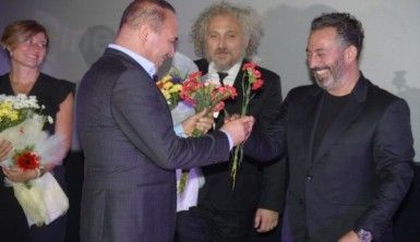 Cem Yılmaz’a ’Robert de Niro’ benzetmesi