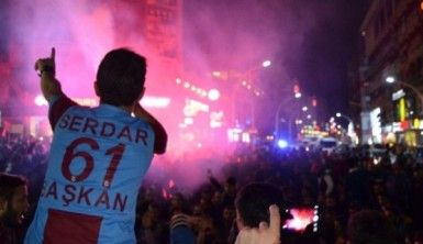 Trabzon sokaklarında coşku