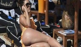 Olympia Valance arkadaşlarıyla