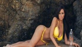 Abigail Ratchford yürek hoplattı