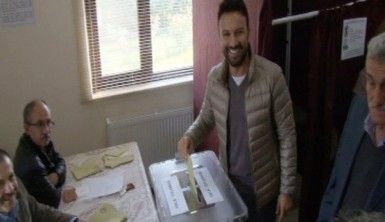 Megastar Tarkan oyunu kullandı