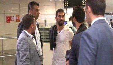 Arda Turan İstanbul'a geldi