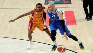 Aslan evinde farklı kazandı