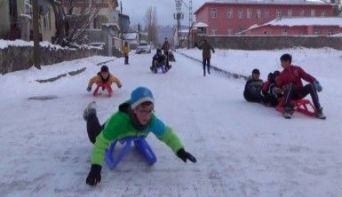 Yetişkinlere çile, onlara eğlence