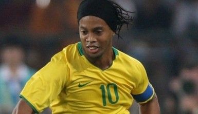 Ronaldinho futbolu bıraktı