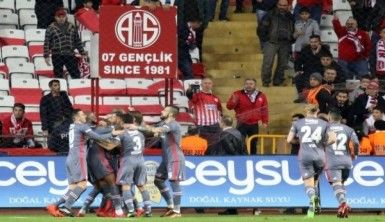 Talisca Kartal'ı uçurdu