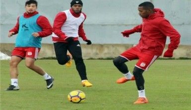 Robinho ilk antrenmanına çıktı