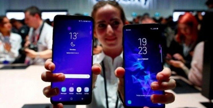 Samsung yeni amiral gemisini tanıttı