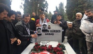 Müslüm Gürses kabri başında anıldı