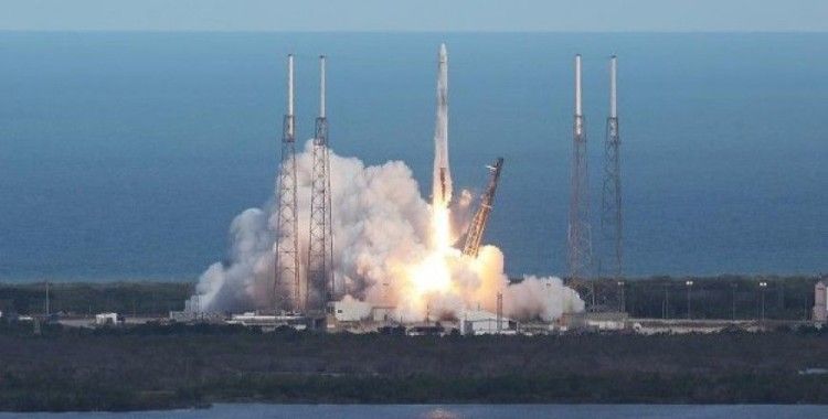 SpaceX kargo kapsülü uzaya fırlatıldı