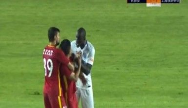 Demba Ba'ya ırkçı saldırı