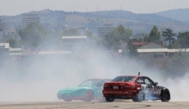 Ralli ve drift gösterisi nefes kesti