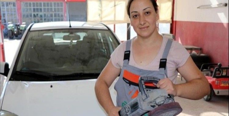 Sanayi sitesinin kadın oto boyacısı