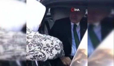 Cumhurbaşkanı aracını durdurup vatandaşlarla sohbet etti