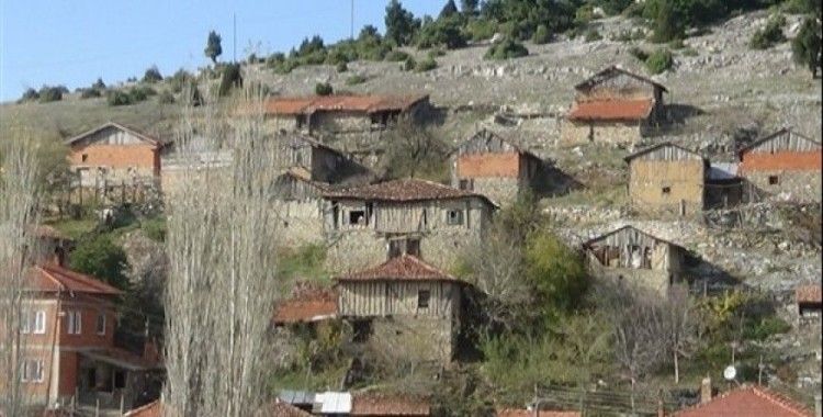 Osmanlı'dan kalma evlerine gözü gibi bakıyorlar