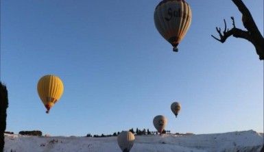 Pamukkale'de balon turlarına yoğun ilgi