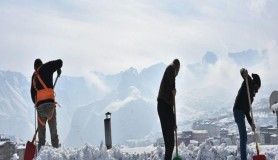 Ekmeklerini 'kar'dan çıkartıyorlar