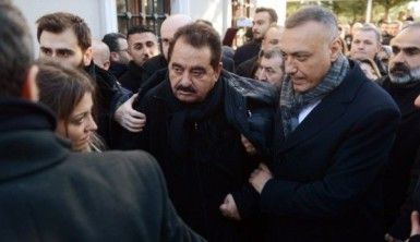 İbrahim Tatlıses annesini son yolculuğuna uğurladı