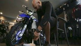 Ampute motosikletçi start almak istiyor