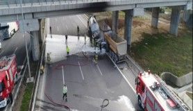 Hafriyat kamyonu gaz tankerine çarptı, sızıntı yaşandı